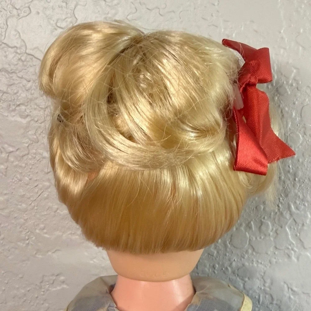 Vintage EEGEE Miss Sunbeam Doll 17 Inch Blue Floral Dress Blonde Hair Green Eyes